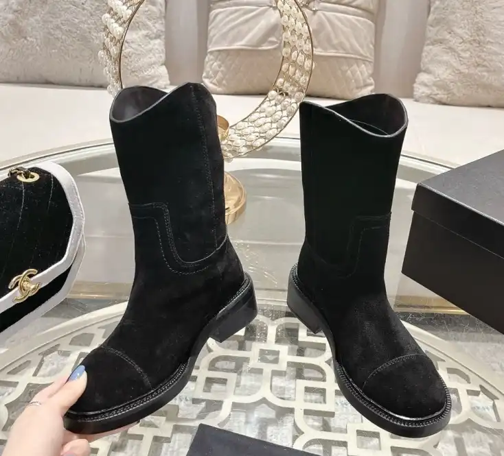 hype Chanel Boots