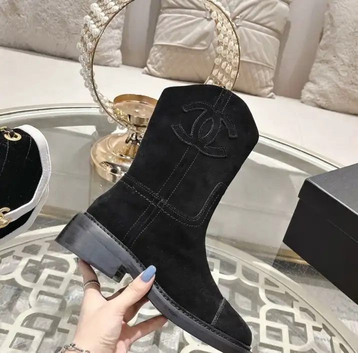 hype Chanel Boots