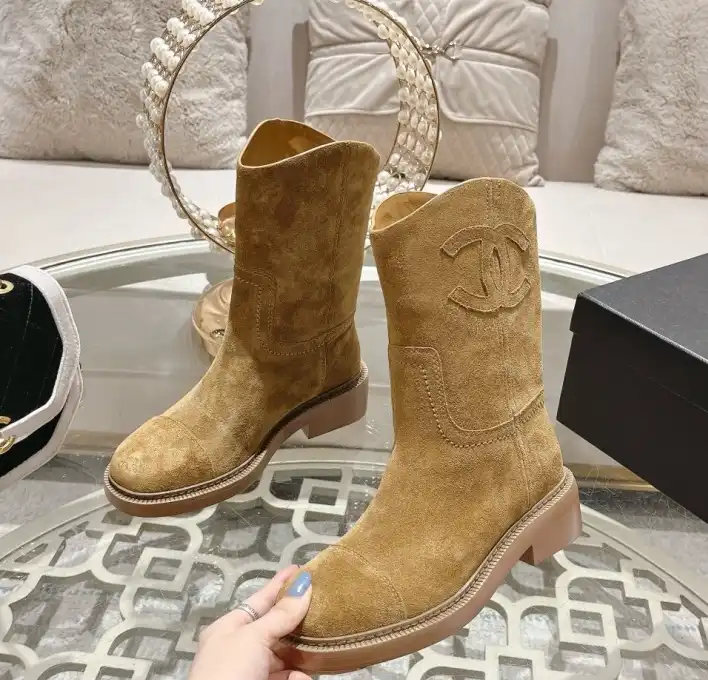 hype Chanel Boots