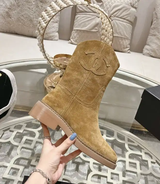 hype Chanel Boots