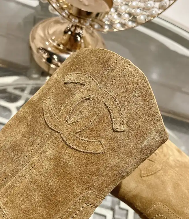 hype Chanel Boots