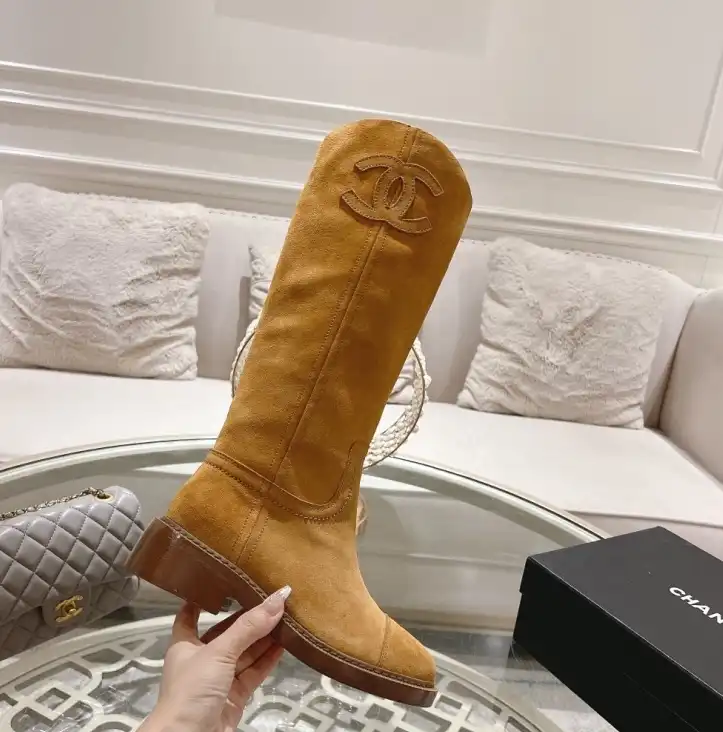 hype Chanel Boots