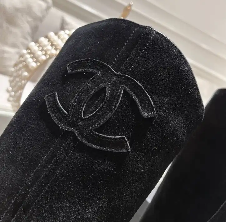 hype Chanel Boots