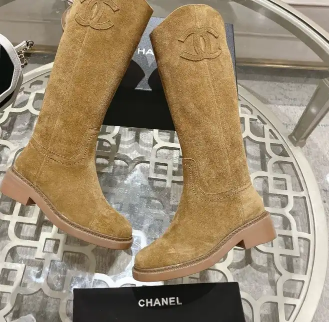 hype Chanel Boots