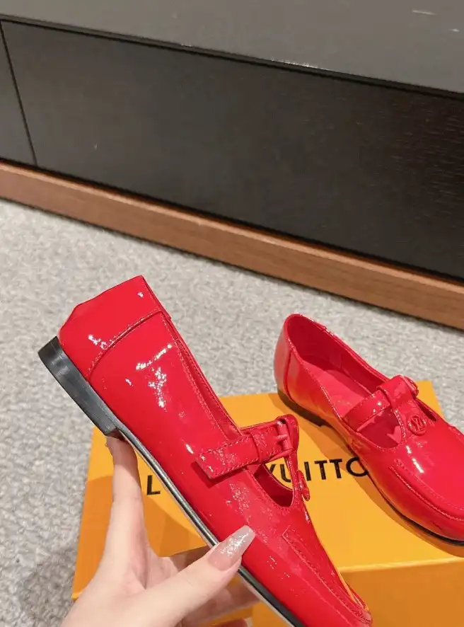 hype LV flat shoes