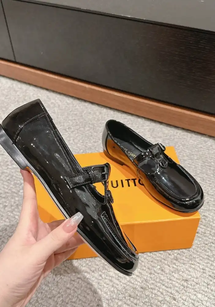 hype LV flat shoes