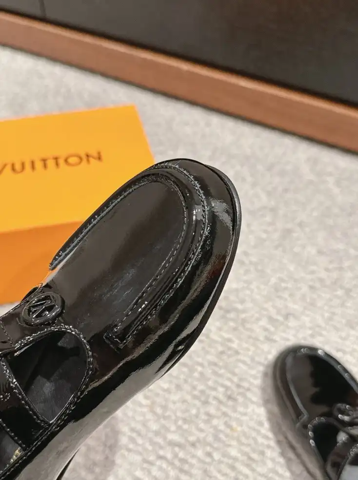 hype LV flat shoes