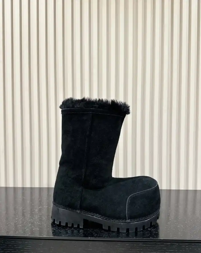 hype Balenciaga Boots