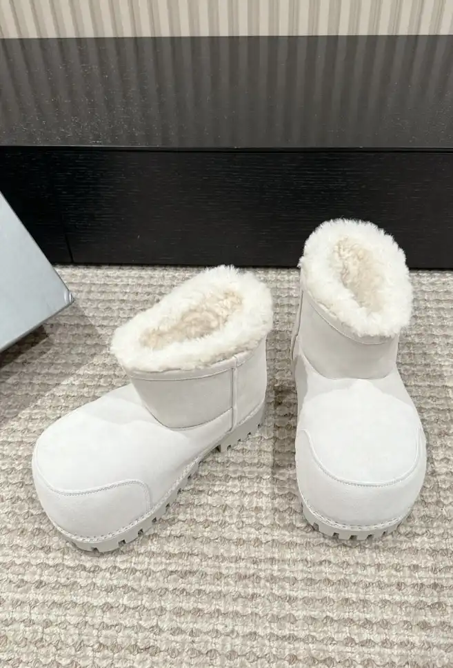 hype Balenciaga Boots