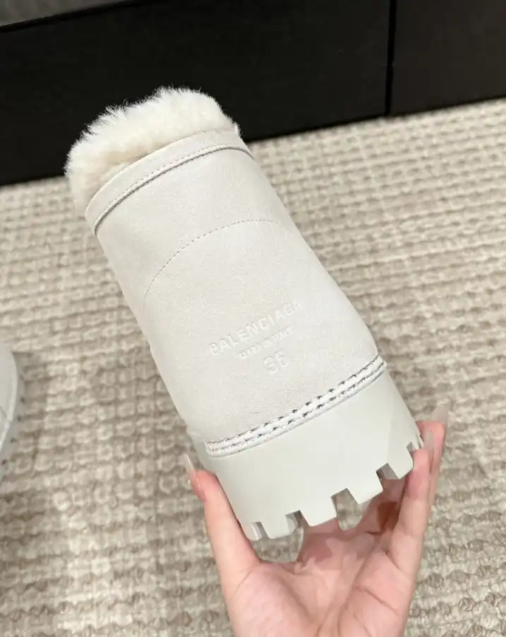 hype Balenciaga Boots