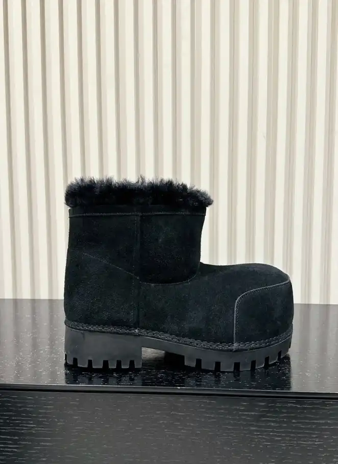 hype Balenciaga Boots