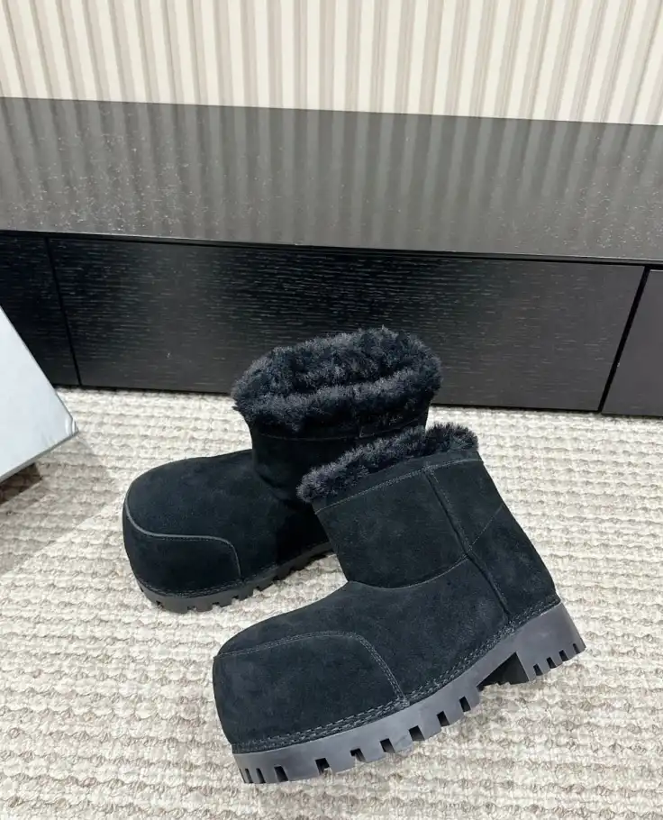 hype Balenciaga Boots