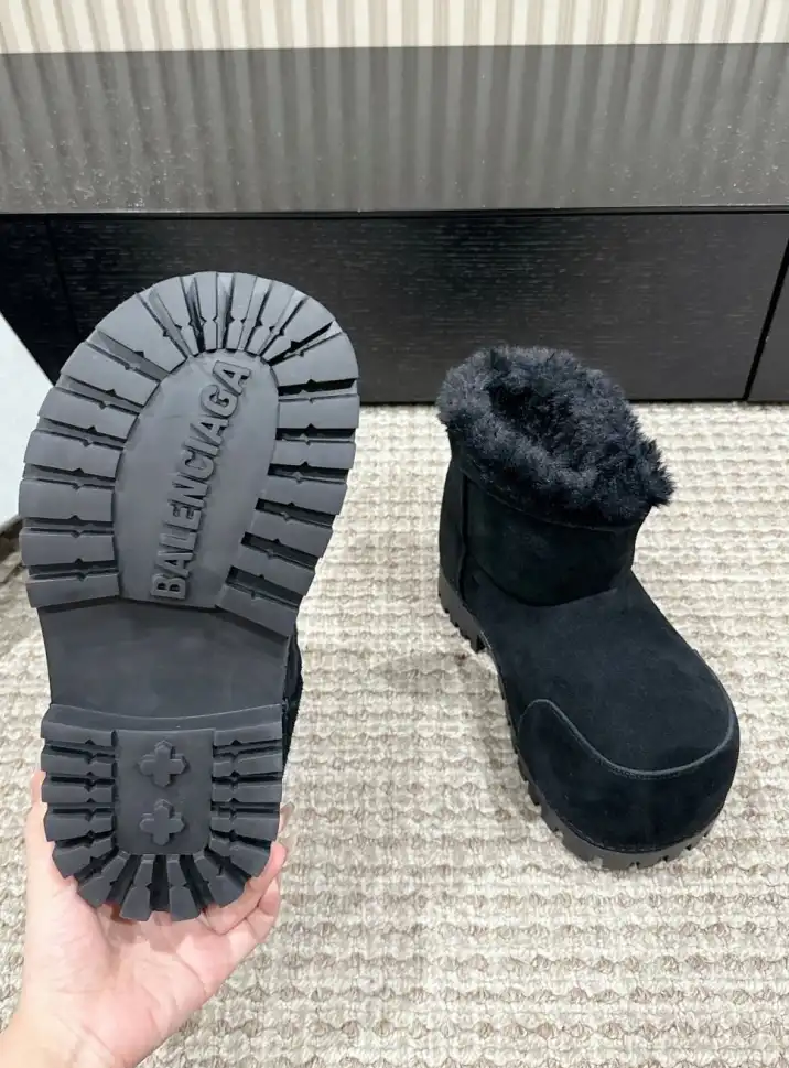 hype Balenciaga Boots