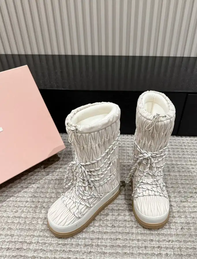 hype Miu Miu Boots