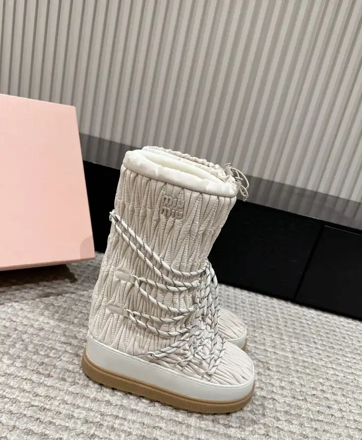 hype Miu Miu Boots