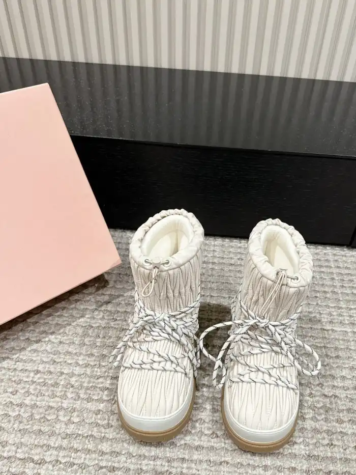 hype Miu Miu Boots