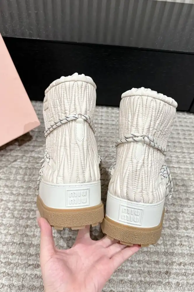 hype Miu Miu Boots