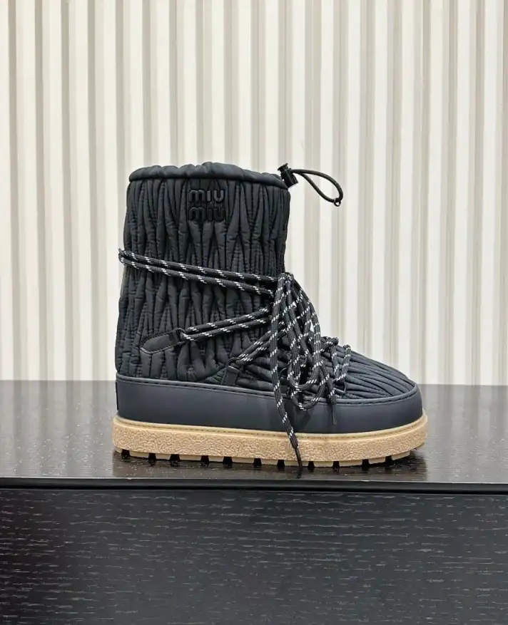 hype Miu Miu Boots