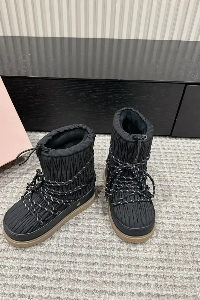 hype Miu Miu Boots