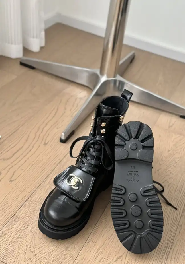 hype Chanel Boots