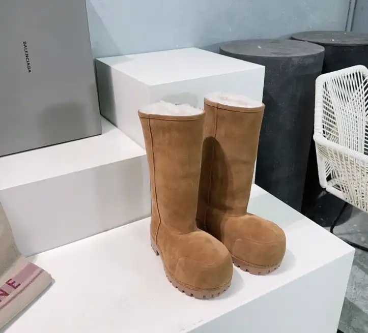 hype Balenciaga Boots