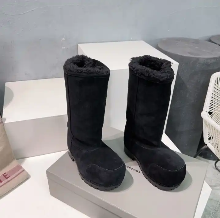 hype Balenciaga Boots