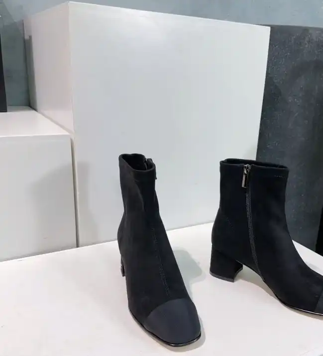 hype Chanel Boots