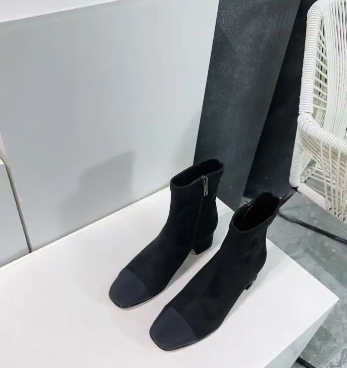 hype Chanel Boots