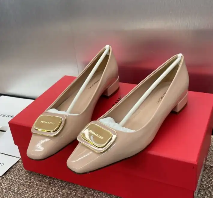 hype Ferragamo flat shoes