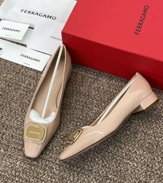 hype Ferragamo flat shoes