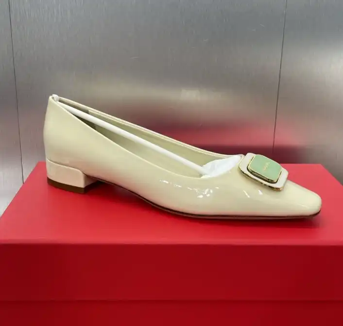 hype Ferragamo flat shoes