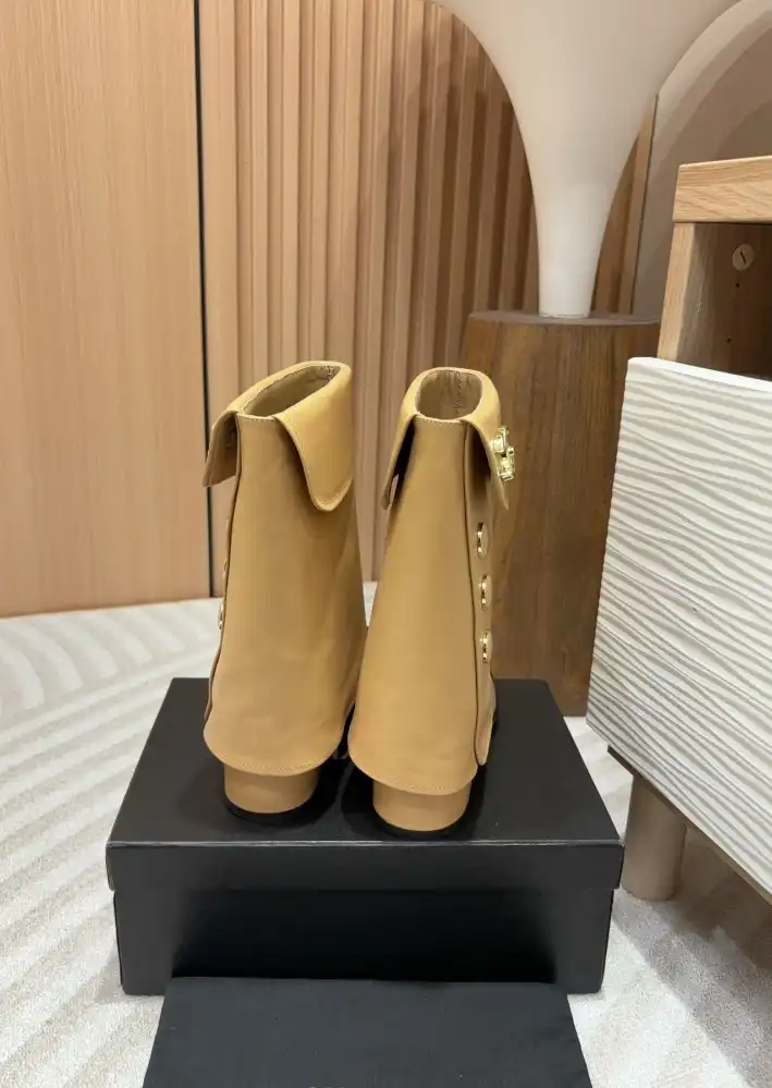 hype Chanel Boots