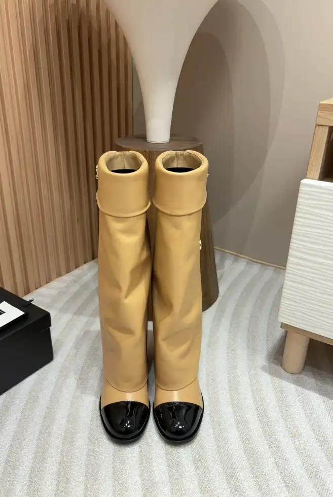 hype Chanel Boots