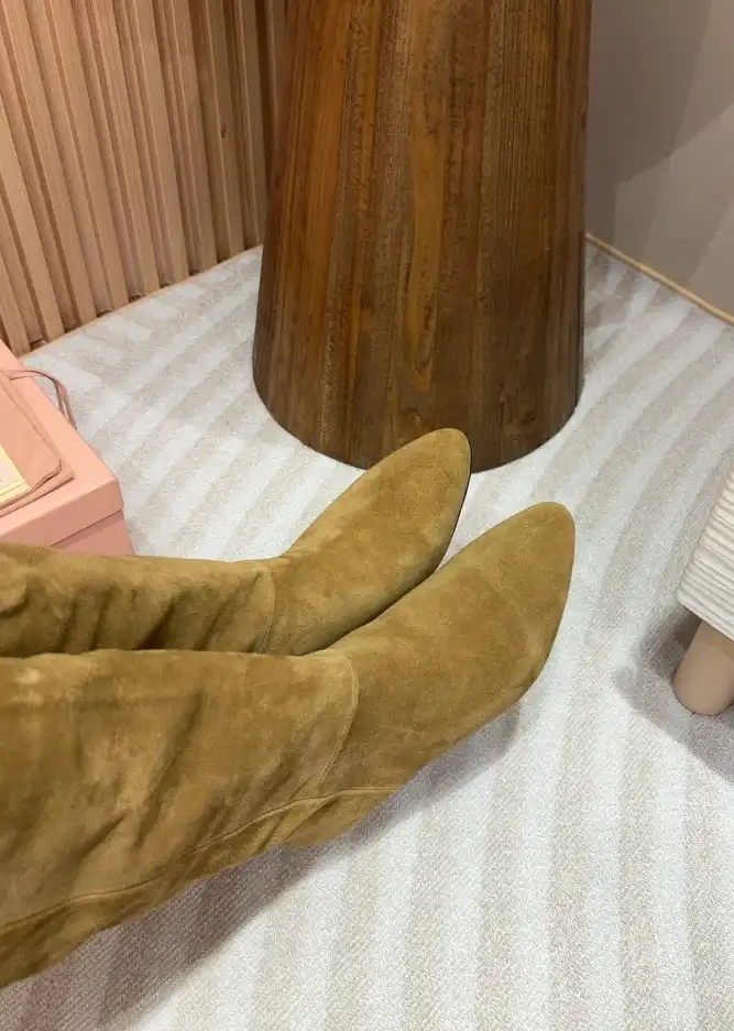 hype Miu Miu Boots