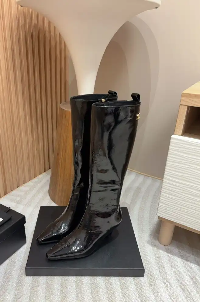 hype Chanel Boots