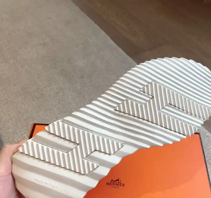 hype Hermes Casual Shoes