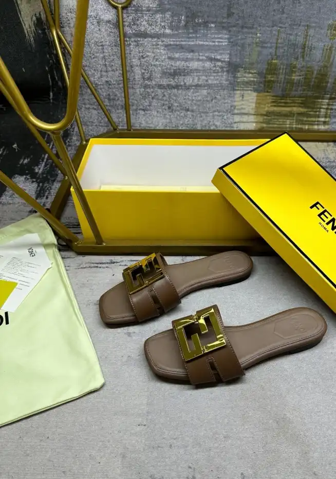 hype Fendi Slippers