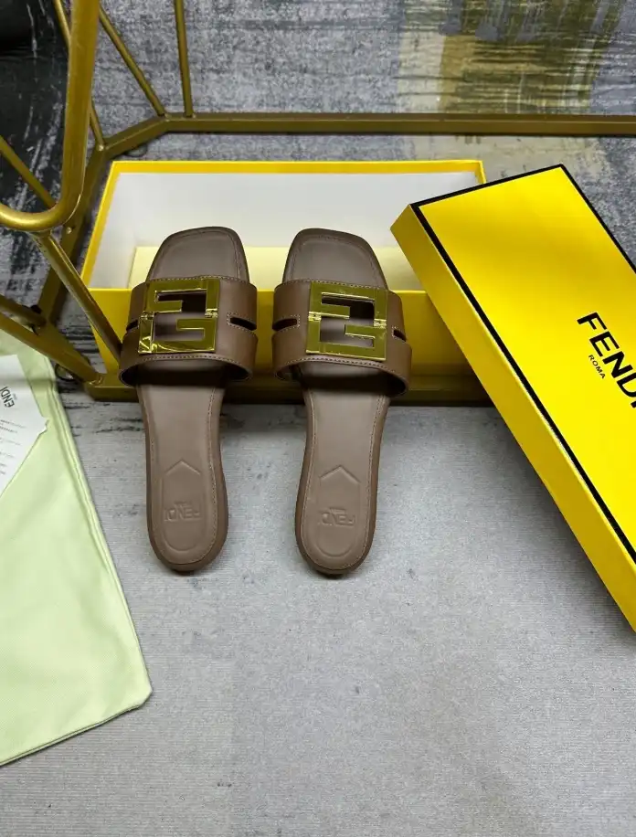 hype Fendi Slippers