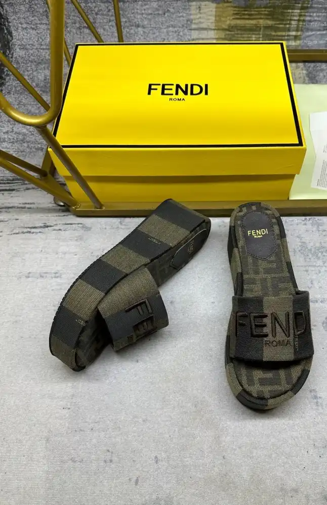 hype Fendi Slippers