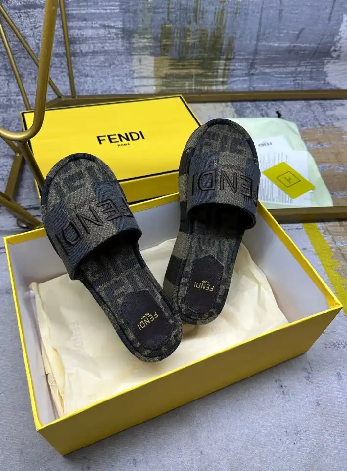 hype Fendi Slippers