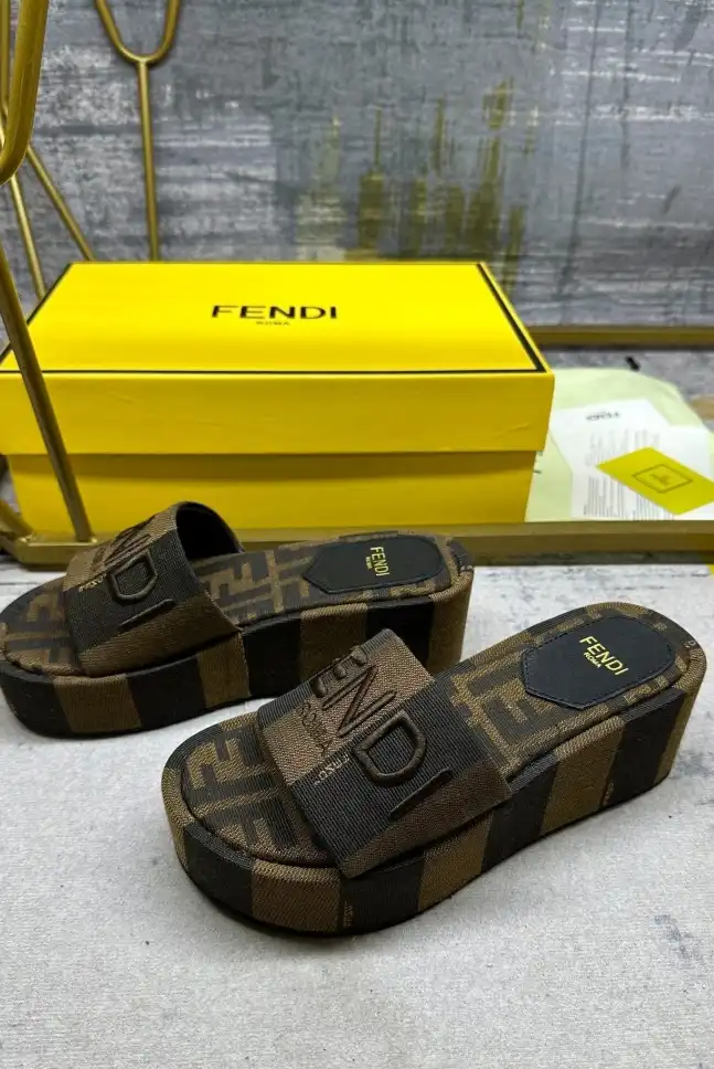 hype Fendi Slippers