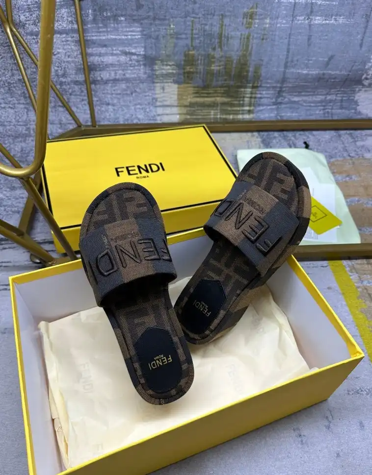 hype Fendi Slippers