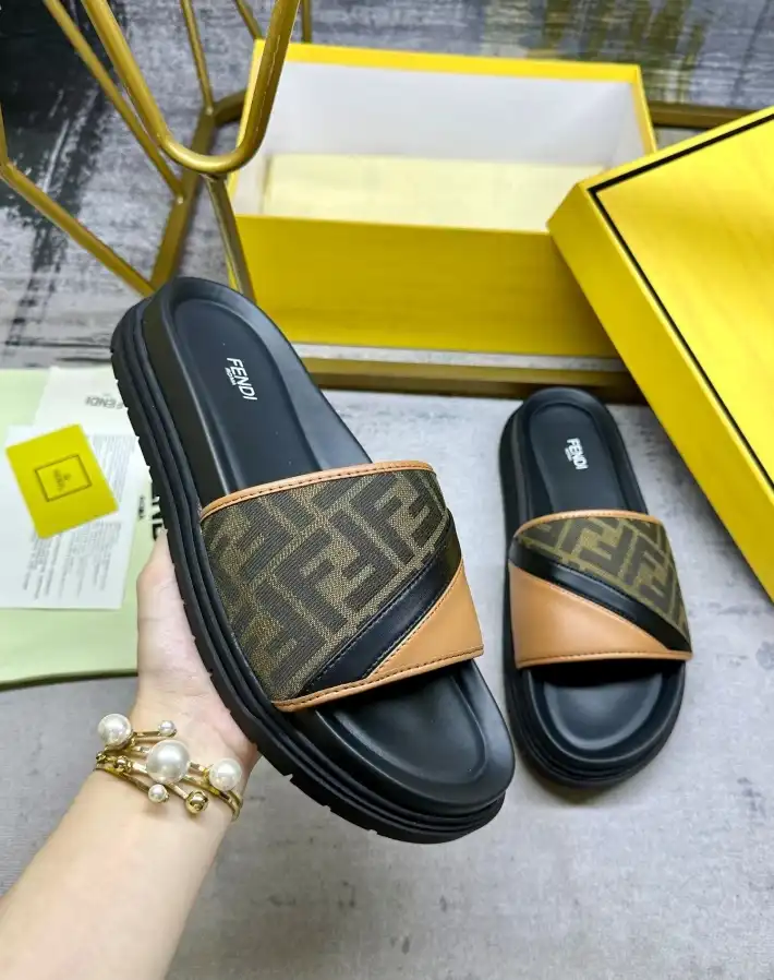 hype Fendi Slippers