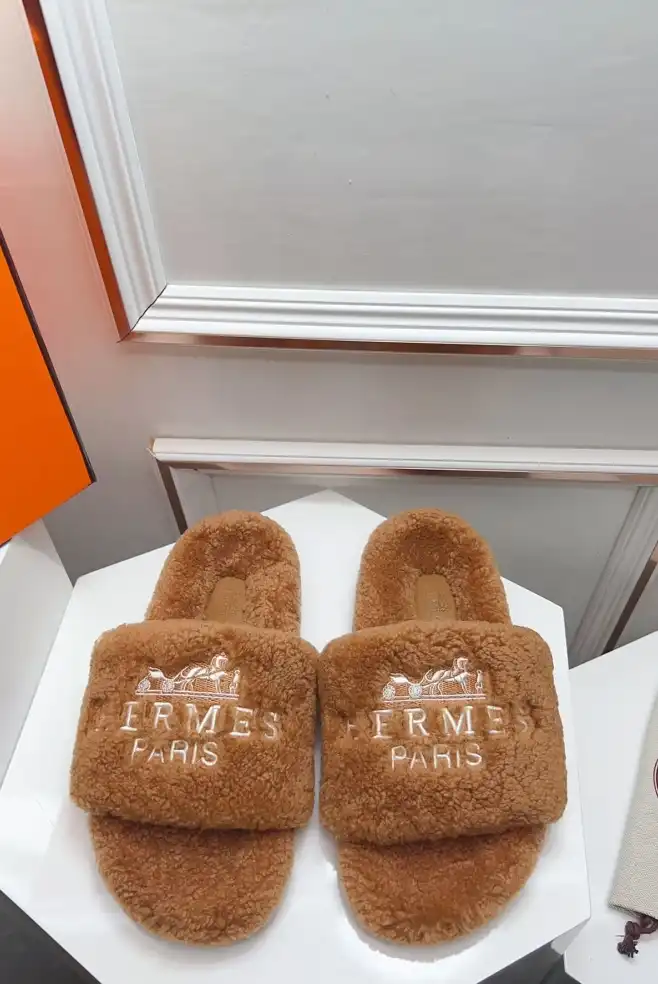 hype Hermes Slippers