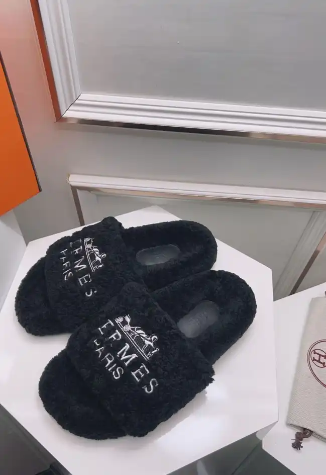 hype Hermes Slippers