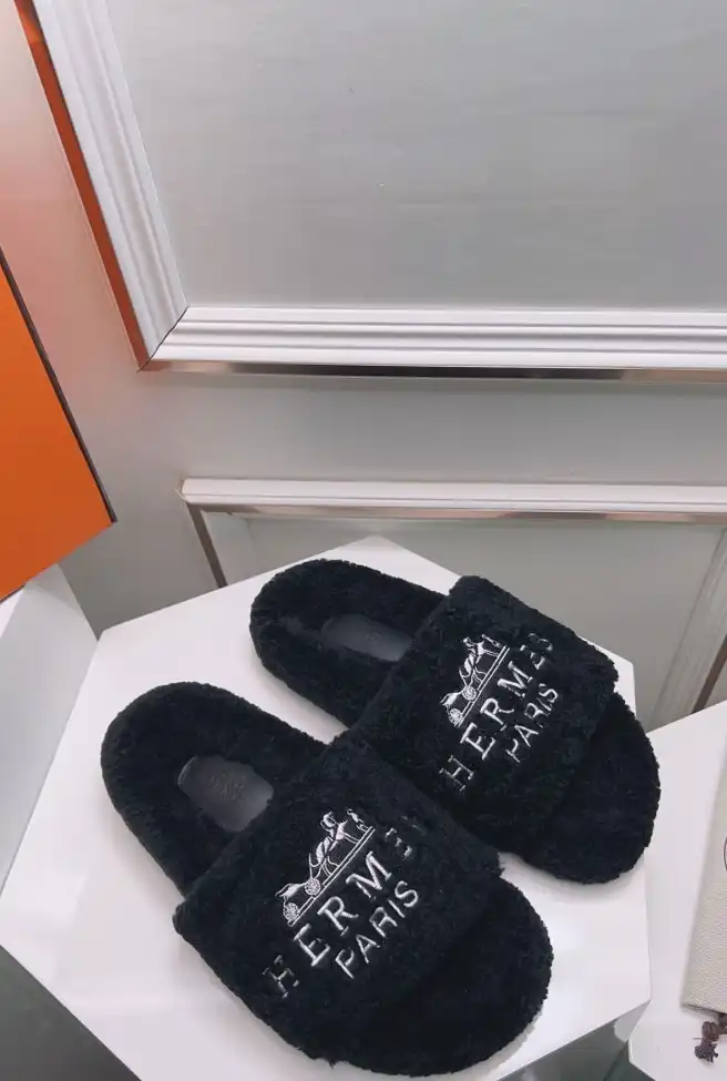 hype Hermes Slippers