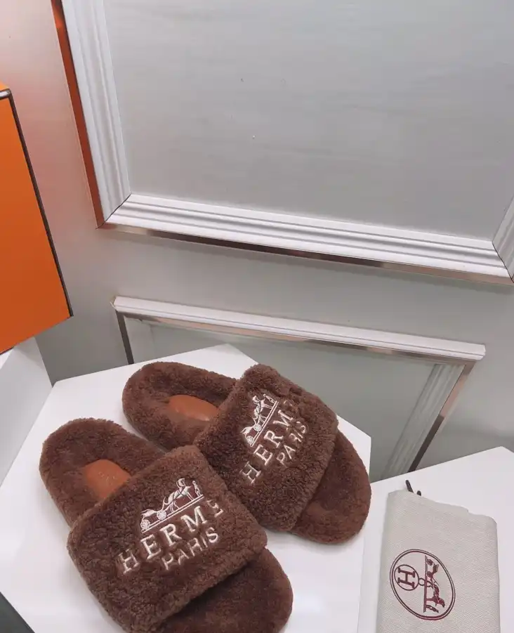 hype Hermes Slippers