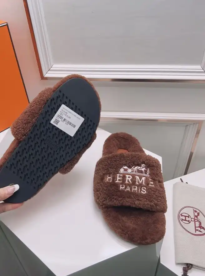 hype Hermes Slippers