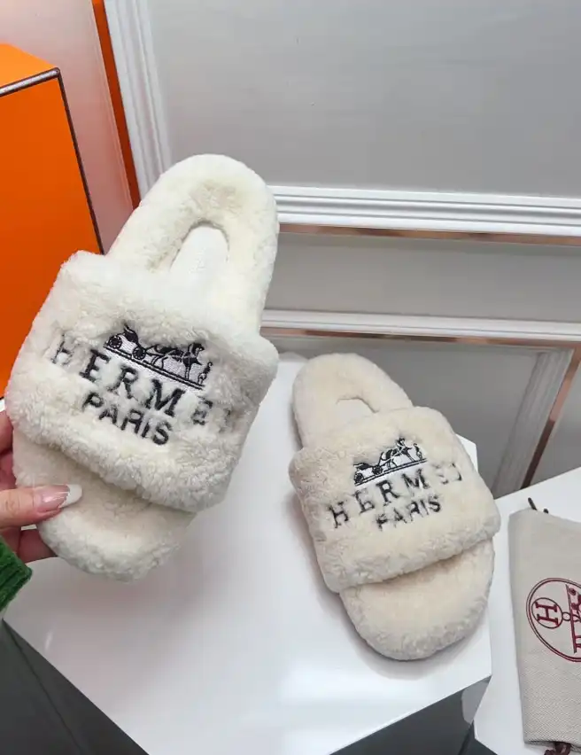 hype Hermes Slippers