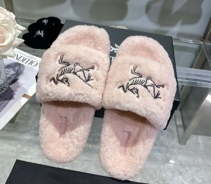 hype LV Slippers